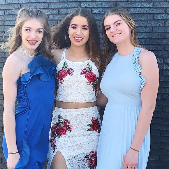 White two piece lace rose prom dress - Picture 6 of 8